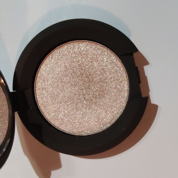 Becca Opal Highlighter Mini - Picture 2 of 4
